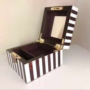 henri bendel Cube Jewelry Box with Key